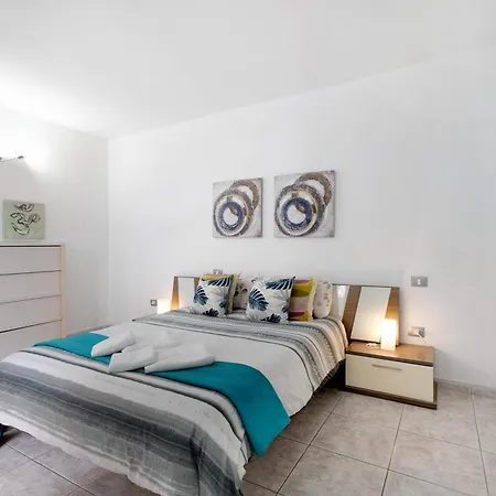 Aaron Beautifull House Appartement Arona  Buitenkant foto